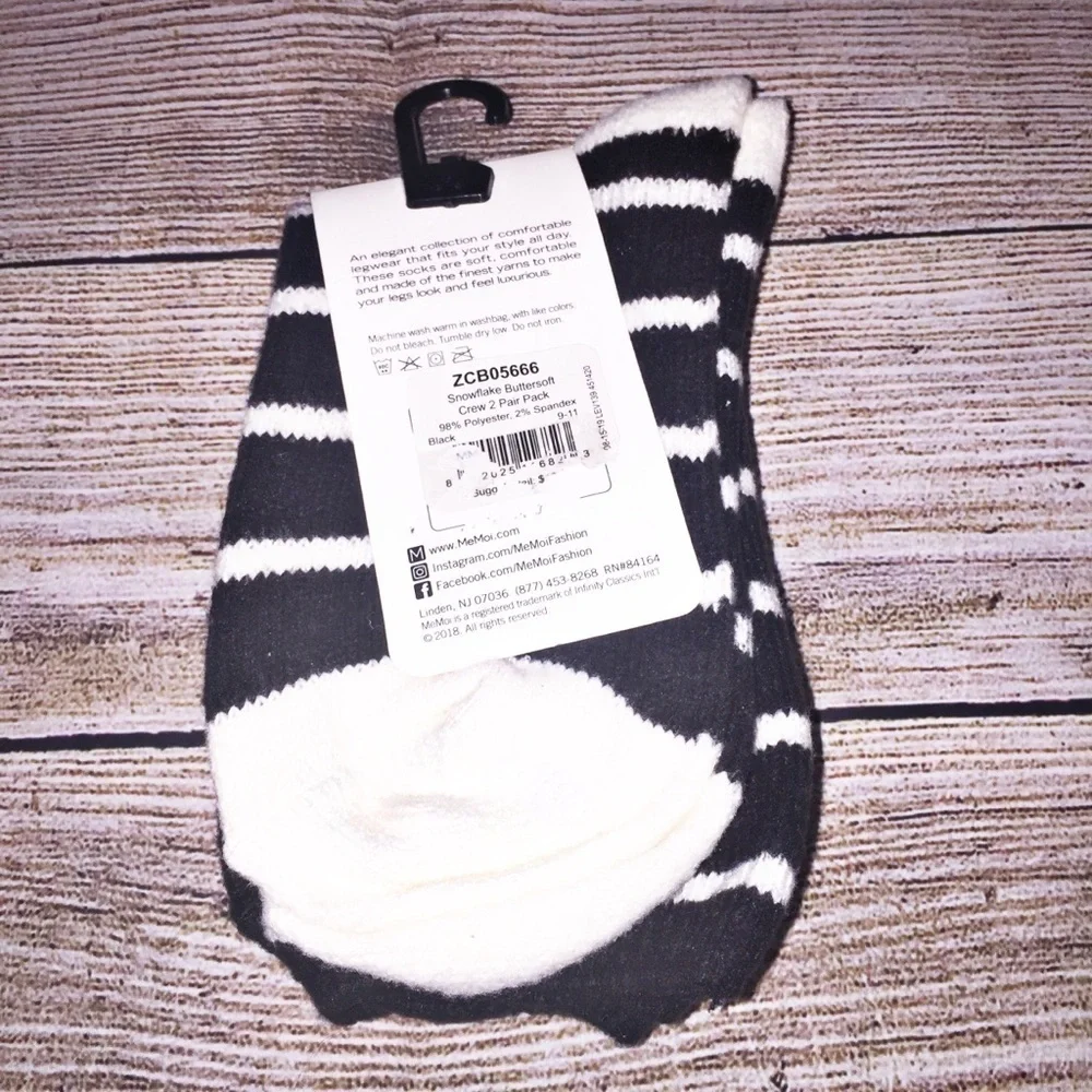 NWT  MeMoi women’s 2 Pack socks Black and white butter soft